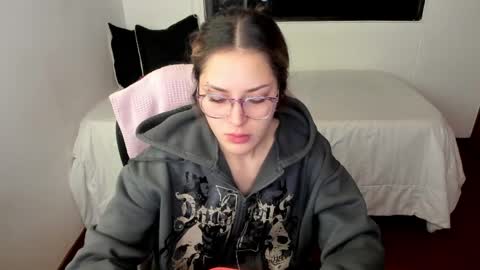 pixie online show from May 30, 5:16 am