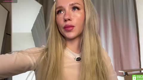 Emmy cheekslap and Edward online show from April 12, 5:49 pm