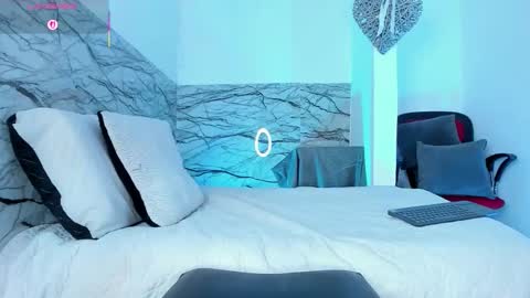 Emi online show from March 11, 6:54 pm