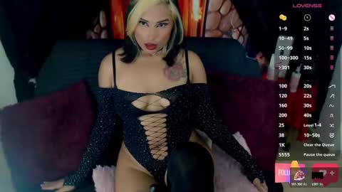 Snapshot of pocahontasexxy chatting on January 30, 6:35 am DaniellaBaby online show from January 30, 6:35 am