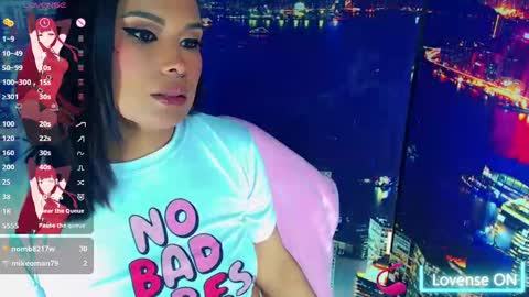 Snapshot of pocahontasexxy chatting on December 18, 5:37 am DaniellaBaby online show from December 18, 5:37 am