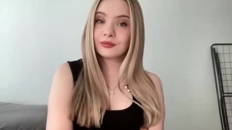 polishangel222 online show from April 19, 12:16 pm