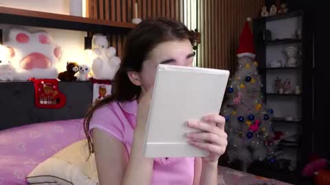 Polly online show from December 15, 7:46 am