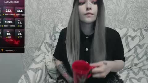 Polly online show from April 16, 8:08 pm