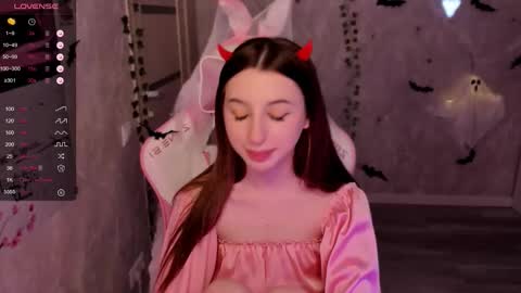 Snapshot of pollyhill1 chatting on October 13, 6:43 pm       online show from October 13, 6:43 pm