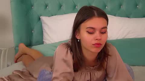 Polly online show from February 1, 7:12 pm