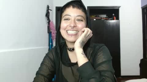 Snapshot of poly_mer chatting on December 11, 11:32 pm Poly online show from December 11, 11:32 pm