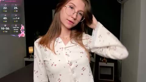 Elizabeth online show from September 10, 7:03 pm