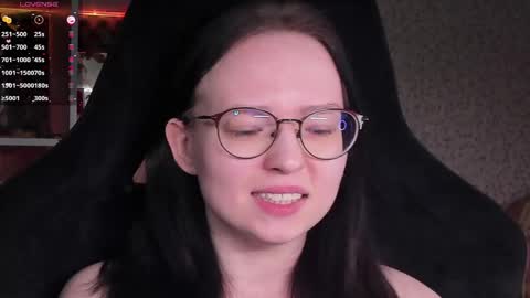 Robyn online show from April 14, 6:30 pm