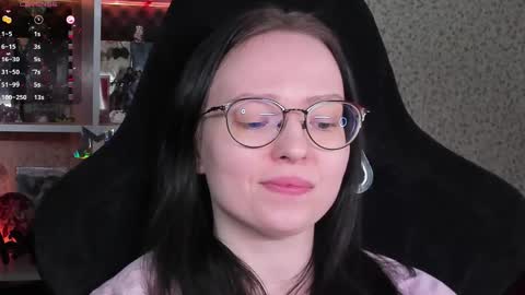 Robyn online show from April 17, 3:14 pm