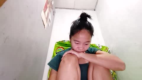 Dinah online show from February 25, 8:11 pm