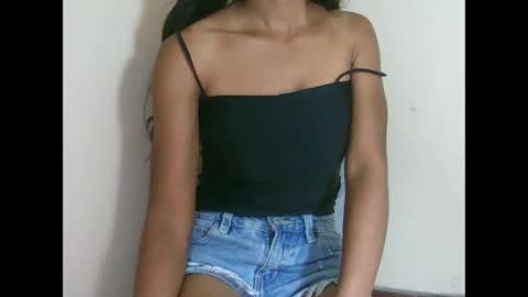 prettiethalia online show from October 23, 7:36 am