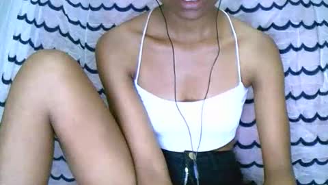 prettiethalia online show from January 10, 9:03 am