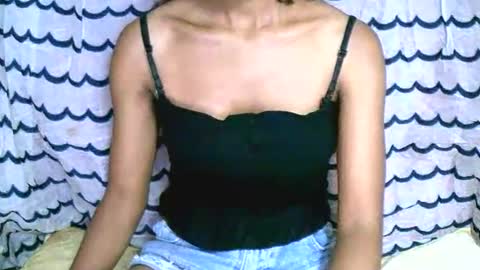 prettiethalia online show from January 12, 11:37 am