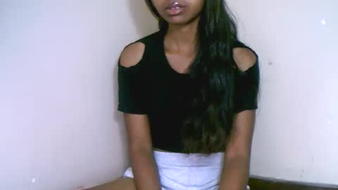 prettiethalia online show from October 28, 7:19 pm