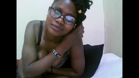 pretty_mellan online show from January 29, 4:58 am