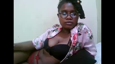 pretty_mellan online show from January 31, 5:51 am
