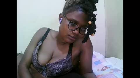pretty_mellan online show from January 28, 5:11 am