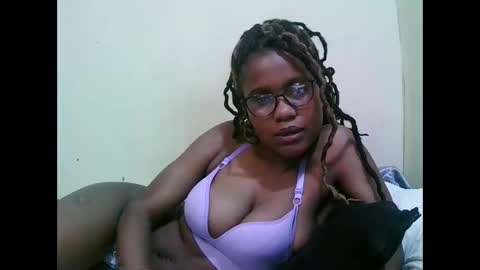 pretty_mellan online show from February 12, 9:42 am