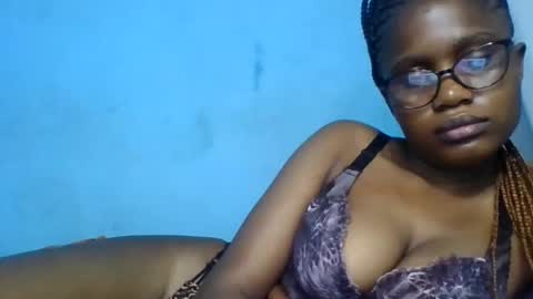 pretty_mellan online show from October 30, 9:55 am