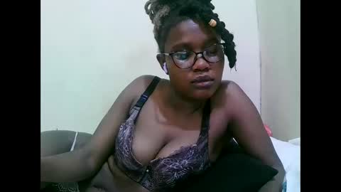 pretty_mellan online show from January 27, 7:45 am
