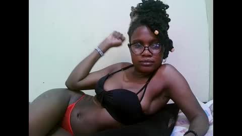 pretty_mellan online show from February 1, 2:24 pm