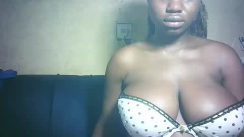 pretty_milan online show from February 8, 11:36 am