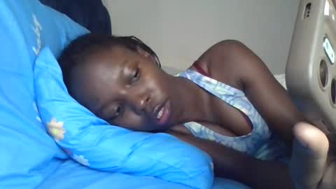 pretty_petite_ebony online show from February 4, 7:33 am