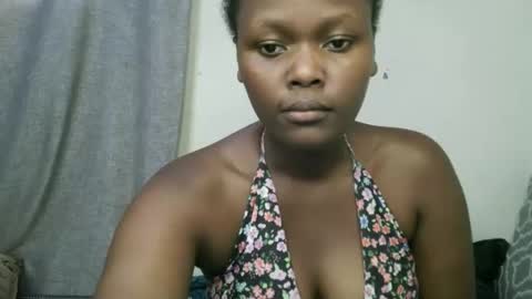 pretty_shanz online show from October 17, 10:51 am