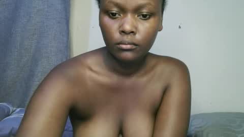 pretty_shanz online show from October 19, 3:25 pm