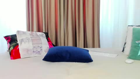 Snapshot of prettyadoraa chatting on December 17, 10:44 am  Adora  online show from December 17, 10:44 am