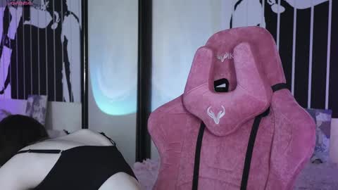 Violet online show from March 9, 7:12 am