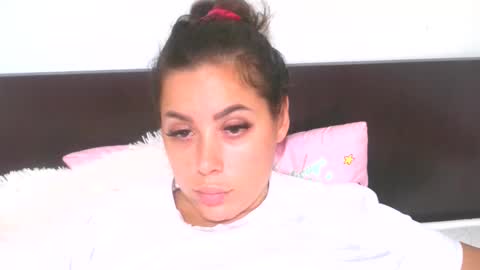 prettyjulliette online show from September 19, 5:23 pm