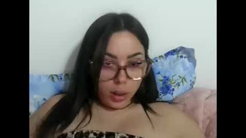 prettyjulliette online show from May 31, 6:09 pm