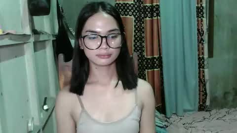 prettykhelcy online show from April 13, 11:00 am