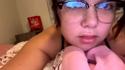 prettylatinamomma01 online show from January 9, 11:53 pm