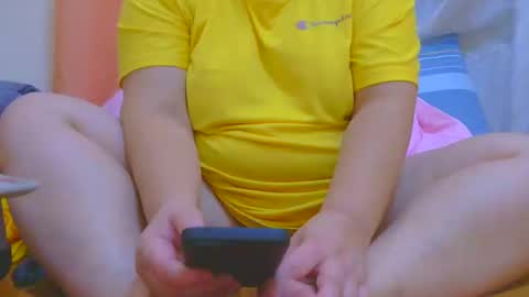 Snapshot of prettynhing chatting on October 25, 2:57 pm Nhing online show from October 25, 2:57 pm