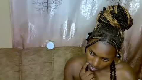 Snapshot of prettyshasha_ chatting on October 12, 12:29 pm prettyshasha_ online show from October 12, 12:29 pm