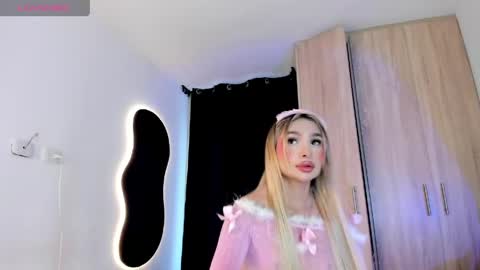 princessammy1 online show from April 15, 10:54 pm