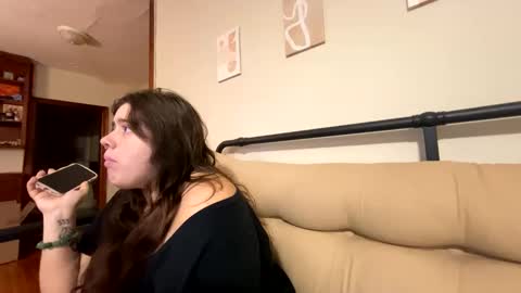 Snapshot of princesslaylaa chatting on October 24, 7:37 am princessviccxo online show from October 24, 7:37 am