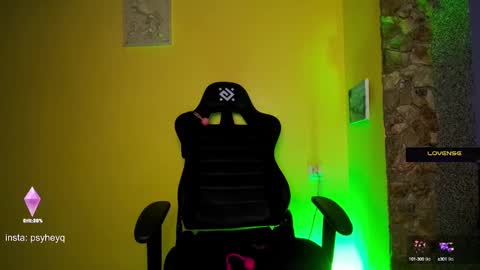 LUCY -----    online show from December 2, 10:54 pm