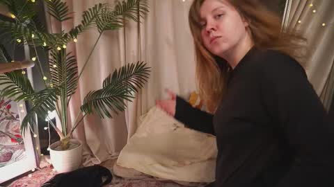 constant schedule Wednesday  Friday  Saturday  Sunday  The Rosemarie online show from November 11, 5:58 am