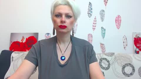 Goldie online show from February 23, 2:01 am