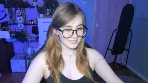 Snapshot of pureheartt chatting on October 23, 8:09 am I am Mila online show from October 23, 8:09 am