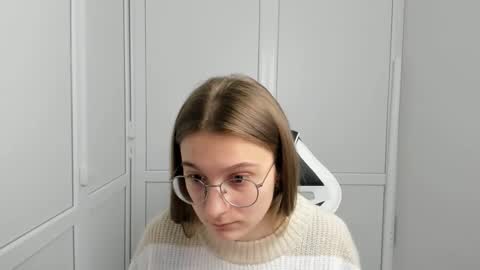 Amelie online show from March 21, 8:30 am