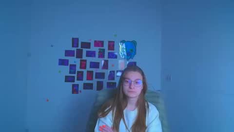 Amelie online show from March 9, 12:30 pm