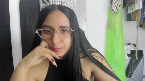 queen_findom1 online show from December 2, 1:29 am
