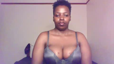 QUEEN online show from January 2, 11:38 pm