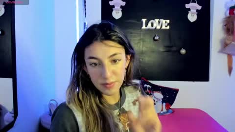 queen_natttyy online show from January 3, 3:49 am