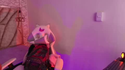   online show from November 24, 11:23 am